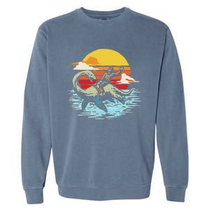 Fun Bigfoot Riding Nessie Funny Legends & Retro 80s Sunset Garment-Dyed Sweatshirt