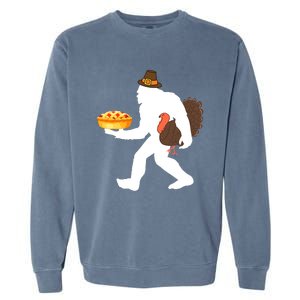 funny bigfoot sasquatch pilgrim pie turkey Thanksgiving Garment-Dyed Sweatshirt