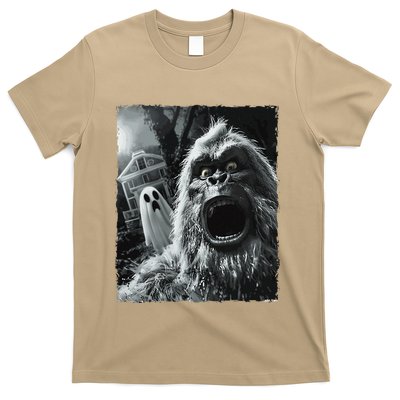 Funny Bigfoot Sasquatch Halloween Gift T-Shirt