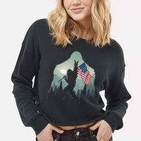 Funny Bigfoot Sasquatch Rock And Roll American Flags Tee Cropped Pullover Crew