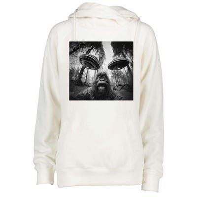 Funny Bigfoot Sasquatch Alien Ufo Cute Womens Funnel Neck Pullover Hood