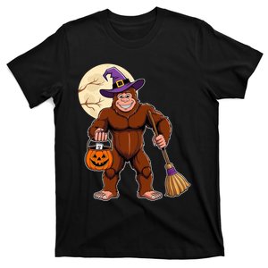 Funny Bigfoot Sasquatch Witch Halloween Costume T-Shirt