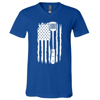 Funny Bbq Us Flag American Chef Grillfather Barbecue Grillin Gift V-Neck T-Shirt