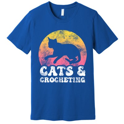 Funny Cats And Crocheting Vintage Retro Hobby Funny Gift Premium T-Shirt