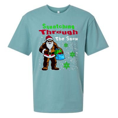 Funny Christmas Bigfoot Sueded Cloud Jersey T-Shirt