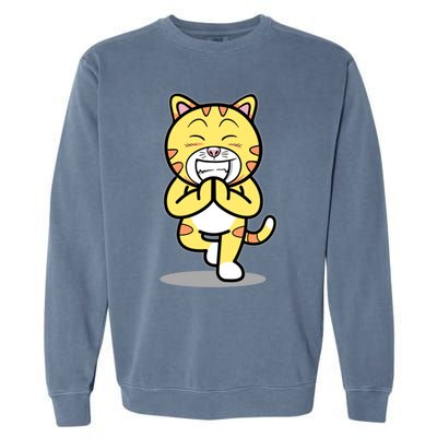 Funny Cat Doing Yoga Gift Cute Kitten Fitness Animal Gift Garment-Dyed Sweatshirt