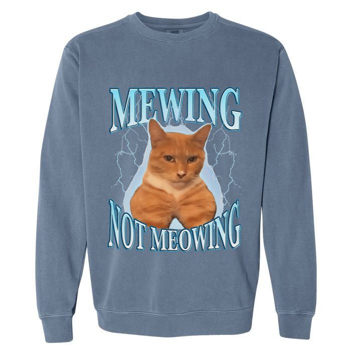 Funny Cat Meme Mewing Looksmax Meowing Cat Trend Garment-Dyed Sweatshirt
