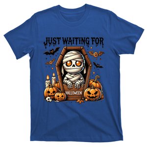 Funny Cute Mummy Just Waiting For Halloween Cute Gift T-Shirt