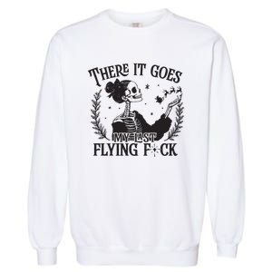 Funny Christmas My Last Flying Fuck Mom Christmas Garment-Dyed Sweatshirt