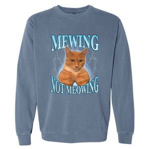 Funny Cat Meme Mewing Looksmax Meowing Cat Trend Garment-Dyed Sweatshirt