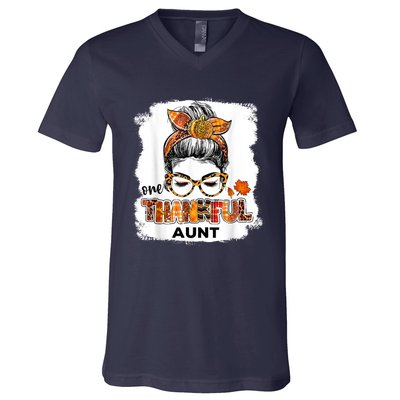 Funny Cute One Thankful Aunt Fall Costume Leaves Autumn Thanksgiving V-Neck T-Shirt