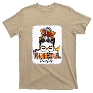 Funny Cute One Thankful Teacher Messy Bun Fall Autumn Thanksgiving T-Shirt