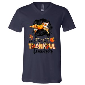 Funny Cute One Thankful Teacher Messy Bun Fall Autumn Thanksgiving V-Neck T-Shirt