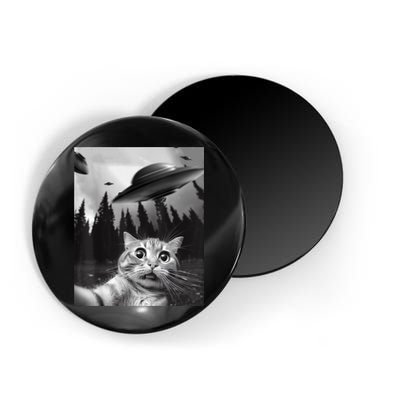Funny Cat Selfie With UFOs Magnet