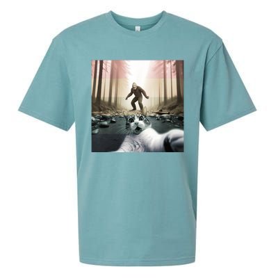 Funny Cat Selfie With Bigfoot Sasquatch Cat Bigfoot Vintage Sueded Cloud Jersey T-Shirt