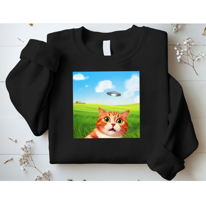 Funny Cat Selfie With Ufo Kitty Alien Encounter Sweatshirt