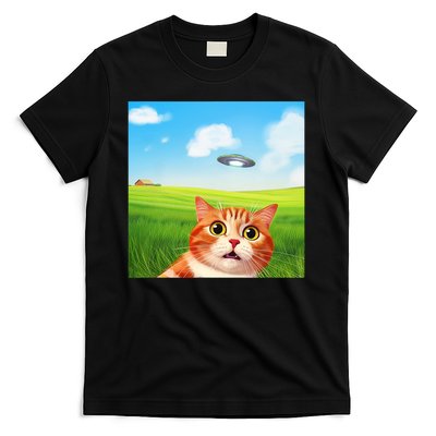 Funny Cat Selfie With Ufo Kitty Alien Encounter T-Shirt