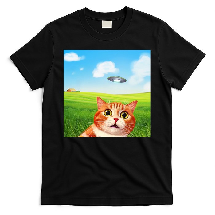 Funny Cat Selfie With Ufo Kitty Alien Encounter T-Shirt