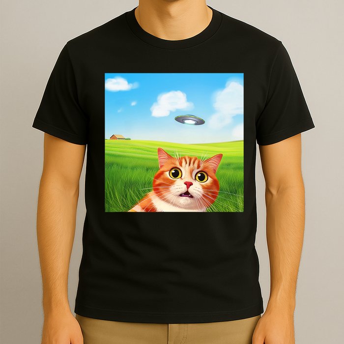 Funny Cat Selfie With Ufo Kitty Alien Encounter T-Shirt