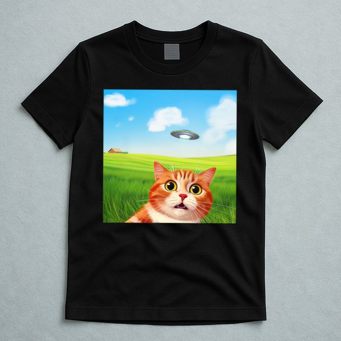Funny Cat Selfie With Ufo Kitty Alien Encounter T-Shirt