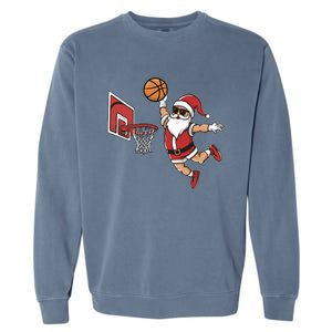 Funny Christmas Santa Claus Dunking A Basketball Cool Gift Garment-Dyed Sweatshirt