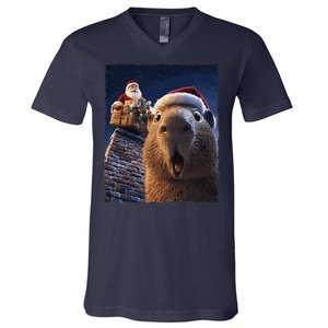 Funny Capybara Selfie Santa Xmas Christmas V-Neck T-Shirt