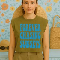 Forever Chasing Sunsets Retro Summer Garment-Dyed Women's Muscle Tee