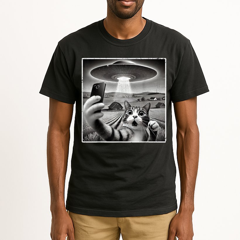 Funny Cat Selfie With Alien UFO Cat Tall T-Shirt