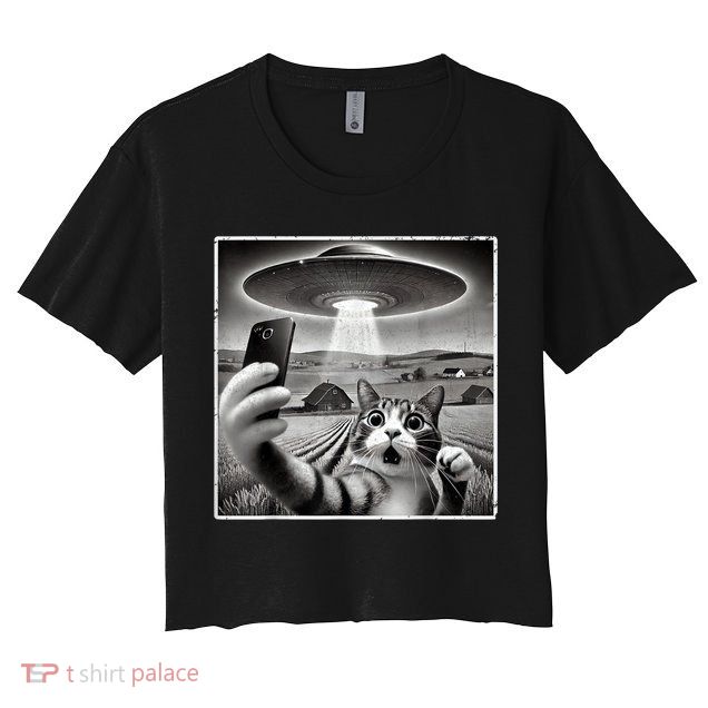 Funny Cat Selfie With Alien UFO Cat Crop Top
