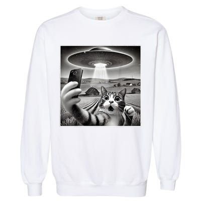 Funny Cat Selfie With Alien UFO Cat Garment-Dyed Sweatshirt