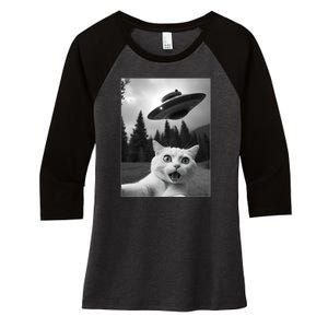 Funny Cat Selfie With A Ufo Women's Tri-Blend 3/4-Sleeve Raglan Shirt