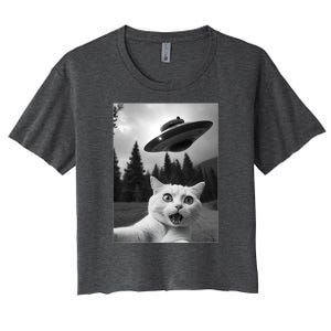 Funny Cat Selfie With A Ufo Women's Crop Top Tee