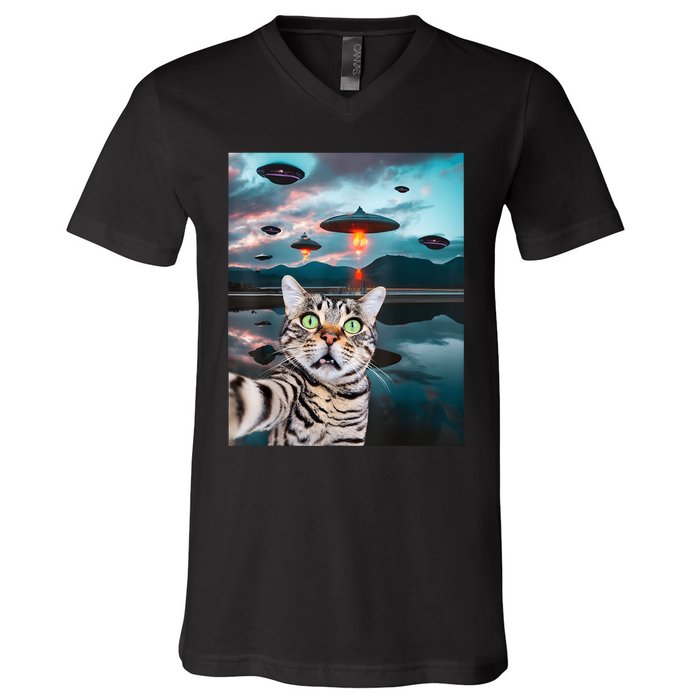 Funny Cat Selfie With Ufos Cute Alien Cat In The Cap V-Neck T-Shirt