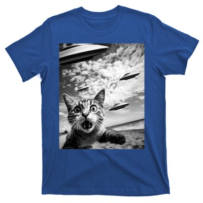 Funny Cat Selfie With Alien Ufos Funny Cat Lovers AlienS Ufo T-Shirt