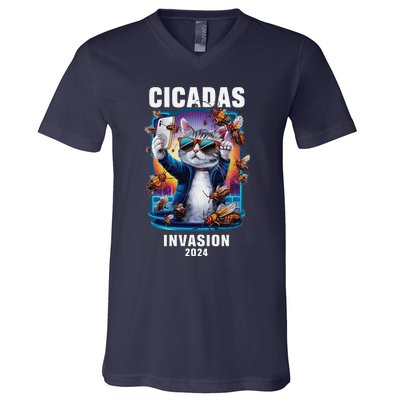 Funny Cat Selfie Cicadas Invasion 2024 V-Neck T-Shirt