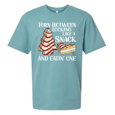 Funny Christmas Tree Cake Torn Between Looking Like A Snack Sueded Cloud Jersey T-Shirt