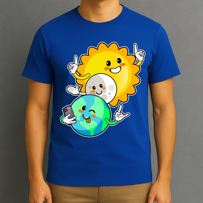 Funny Cute Total Solar Eclipse Earth Moon Sun Selfie T-Shirt