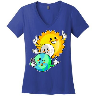 Funny Cute Total Solar Eclipse Earth Moon Sun Selfie Women's V-Neck T-Shirt