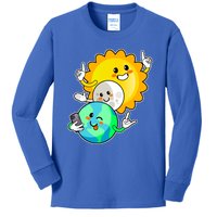 Funny Cute Total Solar Eclipse Earth Moon Sun Selfie Kids Long Sleeve Shirt