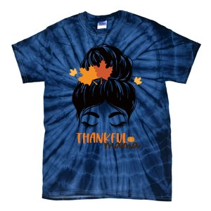 Funny Cute Thankful Mama Messy Bun Autumn Tie-Dye T-Shirt