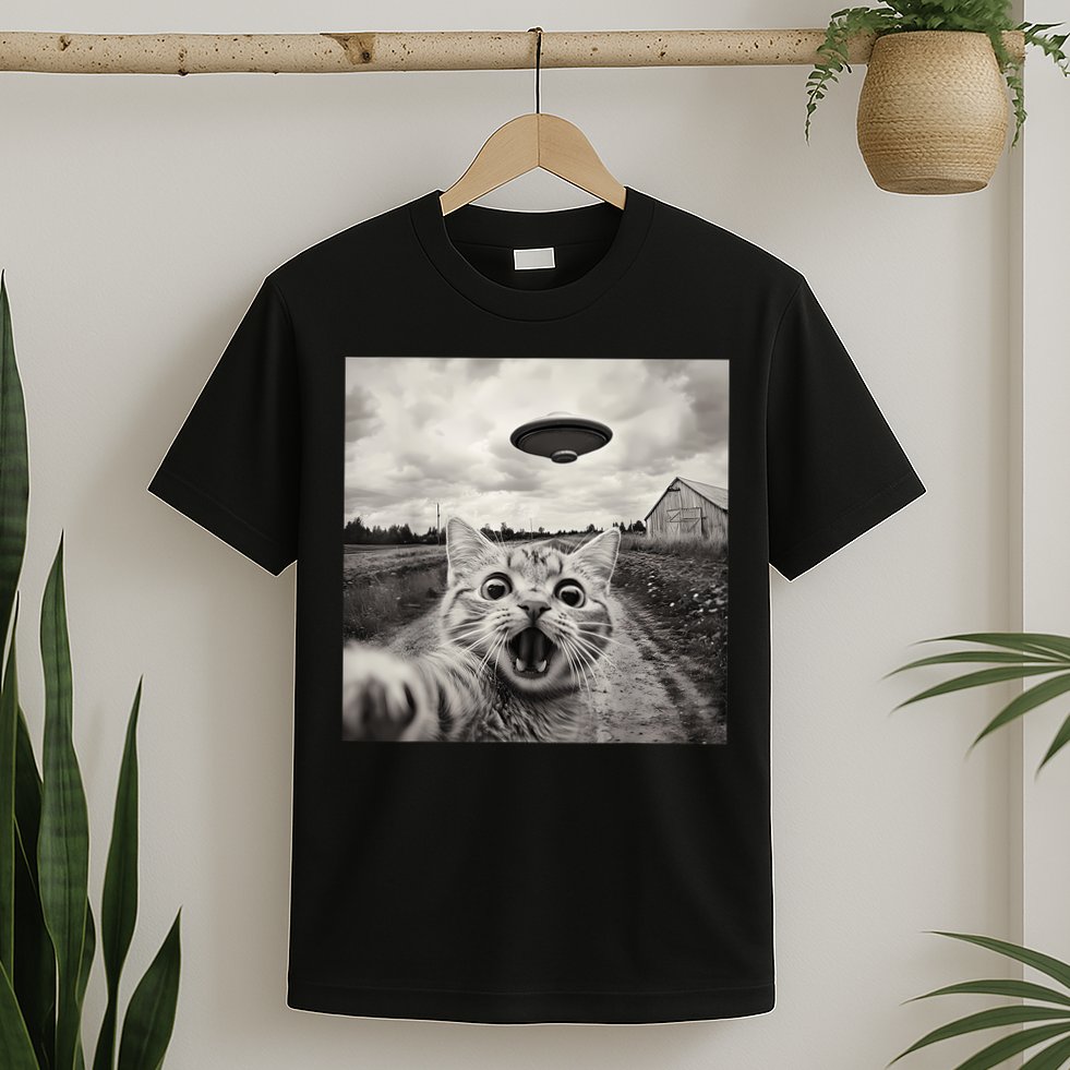 Funny Cat Ufo Alien Selfie T-Shirt