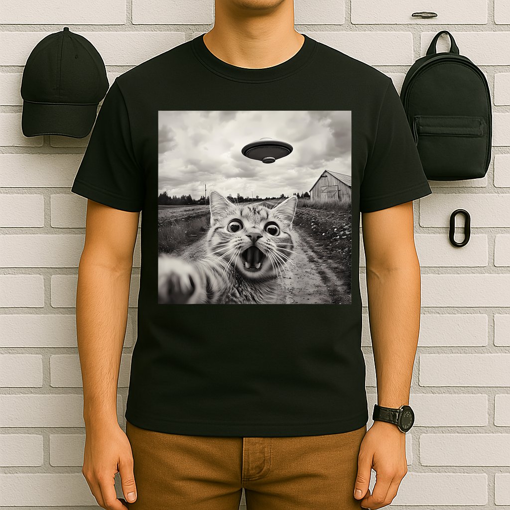 Funny Cat Ufo Alien Selfie T-Shirt
