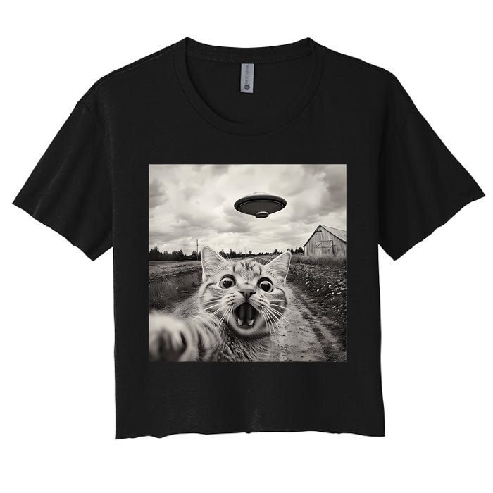 Funny Cat Ufo Alien Selfie Women's Crop Top Tee