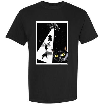 Funny Cats With Alien UFO Spaceship. Funny Cat Lovers Garment-Dyed Heavyweight T-Shirt