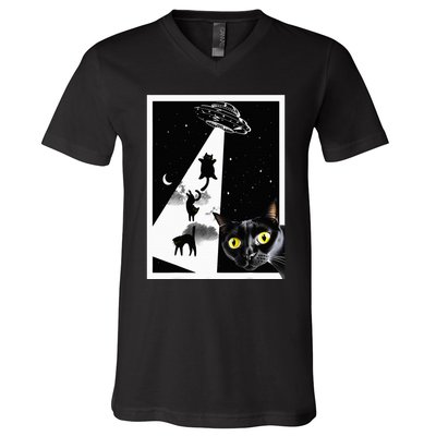 Funny Cats With Alien UFO Spaceship. Funny Cat Lovers V-Neck T-Shirt