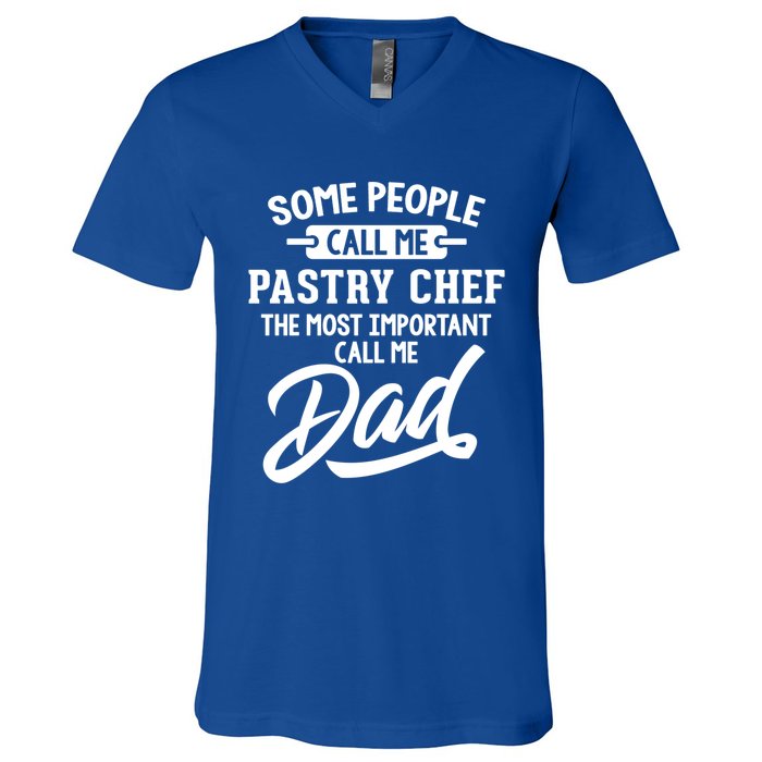 Fathers Day Design Pastry Chef Dad Cool Gift V-Neck T-Shirt