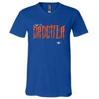 Funny Dadcula Halloween Dad Dracula Costume Momster Matching Gift V-Neck T-Shirt