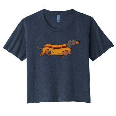 Funny Dachshund In Bun Weiner Hot Dog Cute Foodie Pun Women's Crop Top Tee