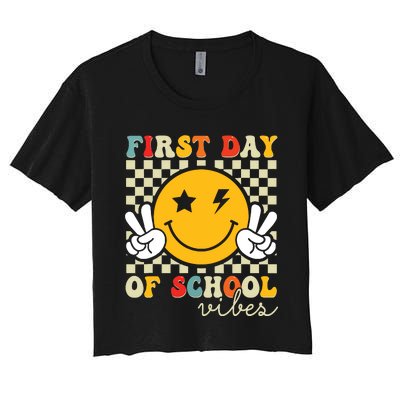 First Day Of School Vibes Back To School Teachers Students Women's Crop Top Tee