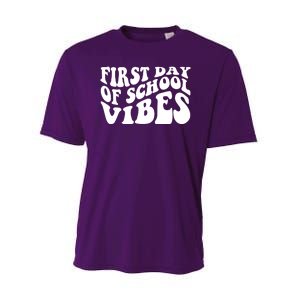 First Day Of School Vibes Retro Performance Sprint T-Shirt